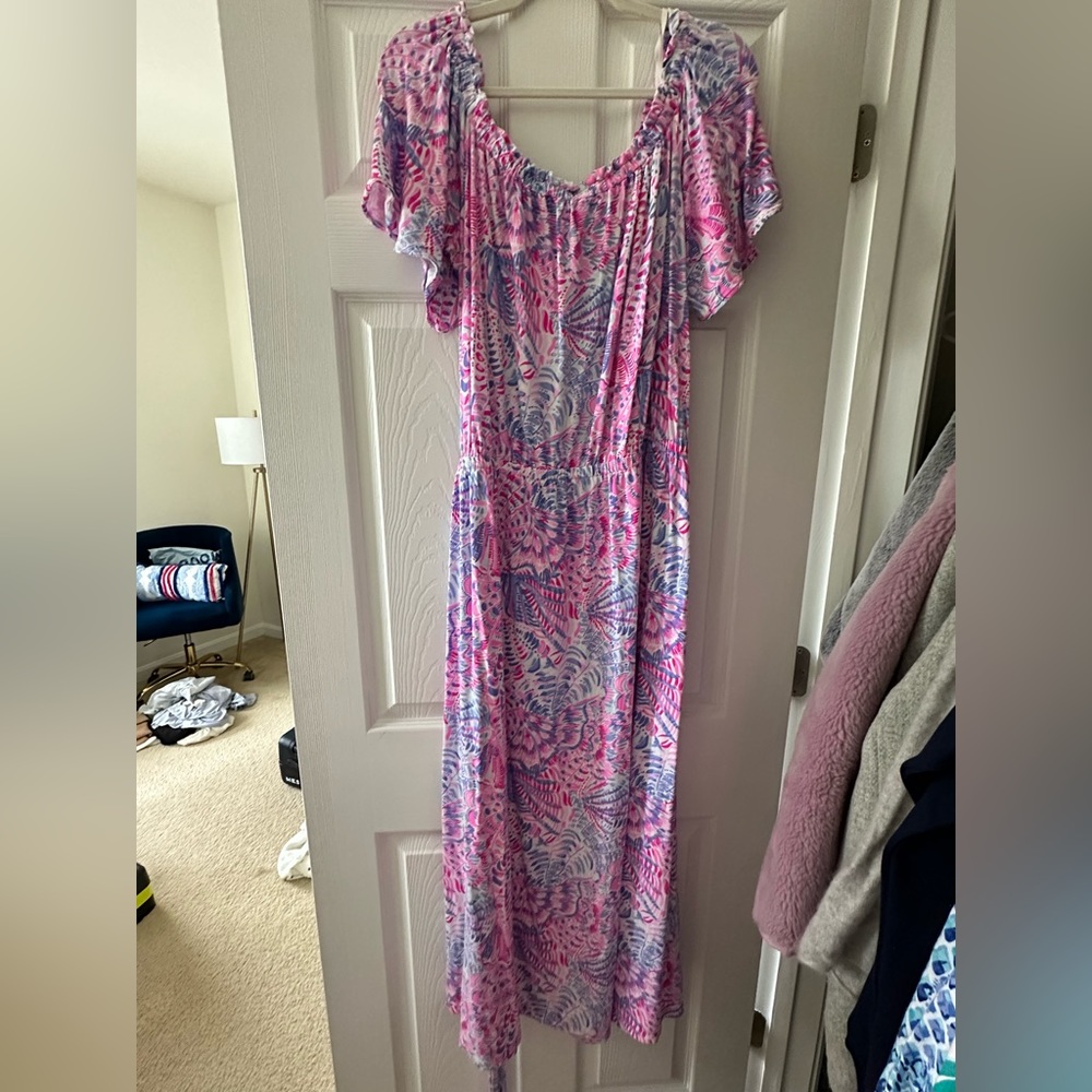 Lilly P Off the shoulder maxi! Gorgeous stretchy fabric. Great for baby shower